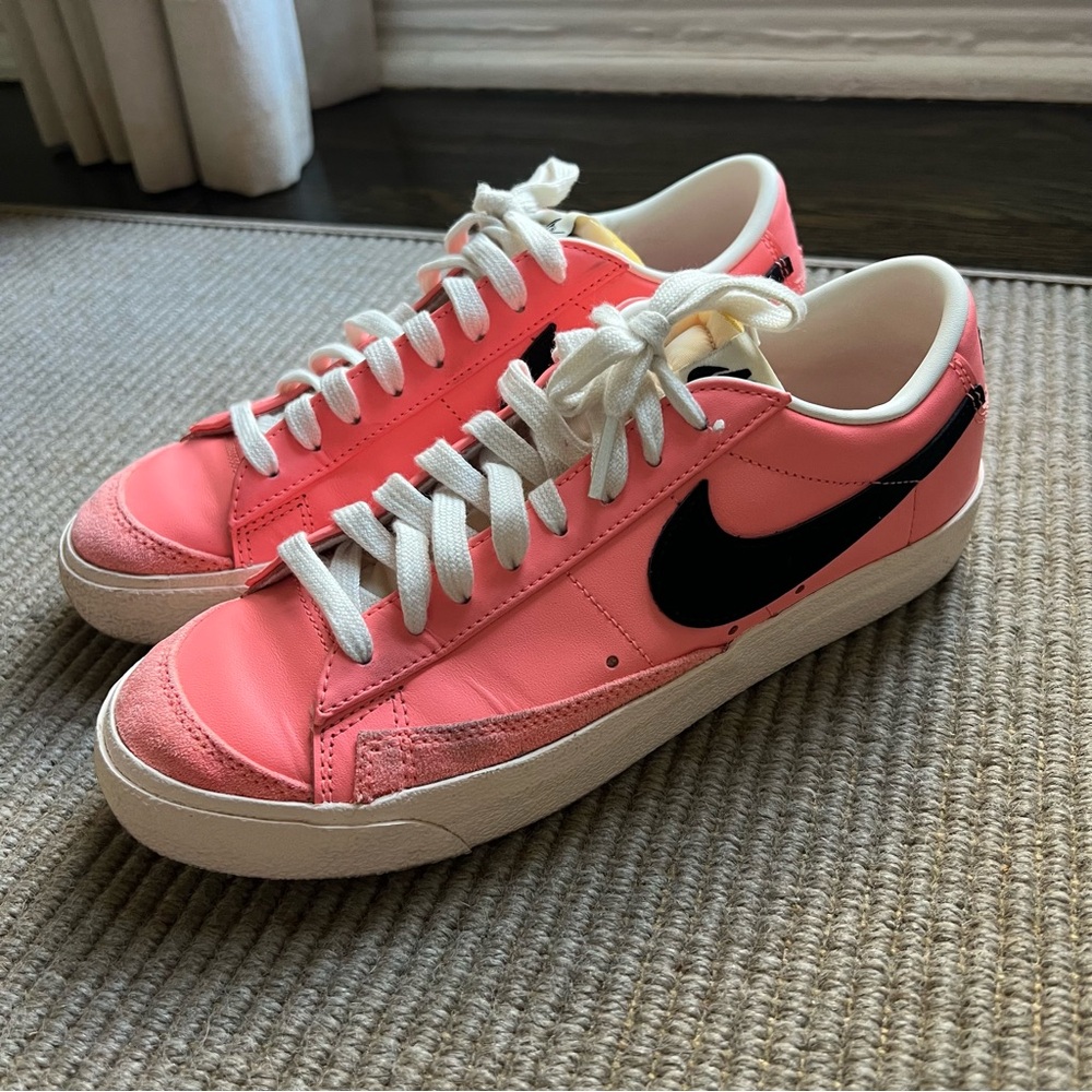 NIKE - Women’s Blazer Low